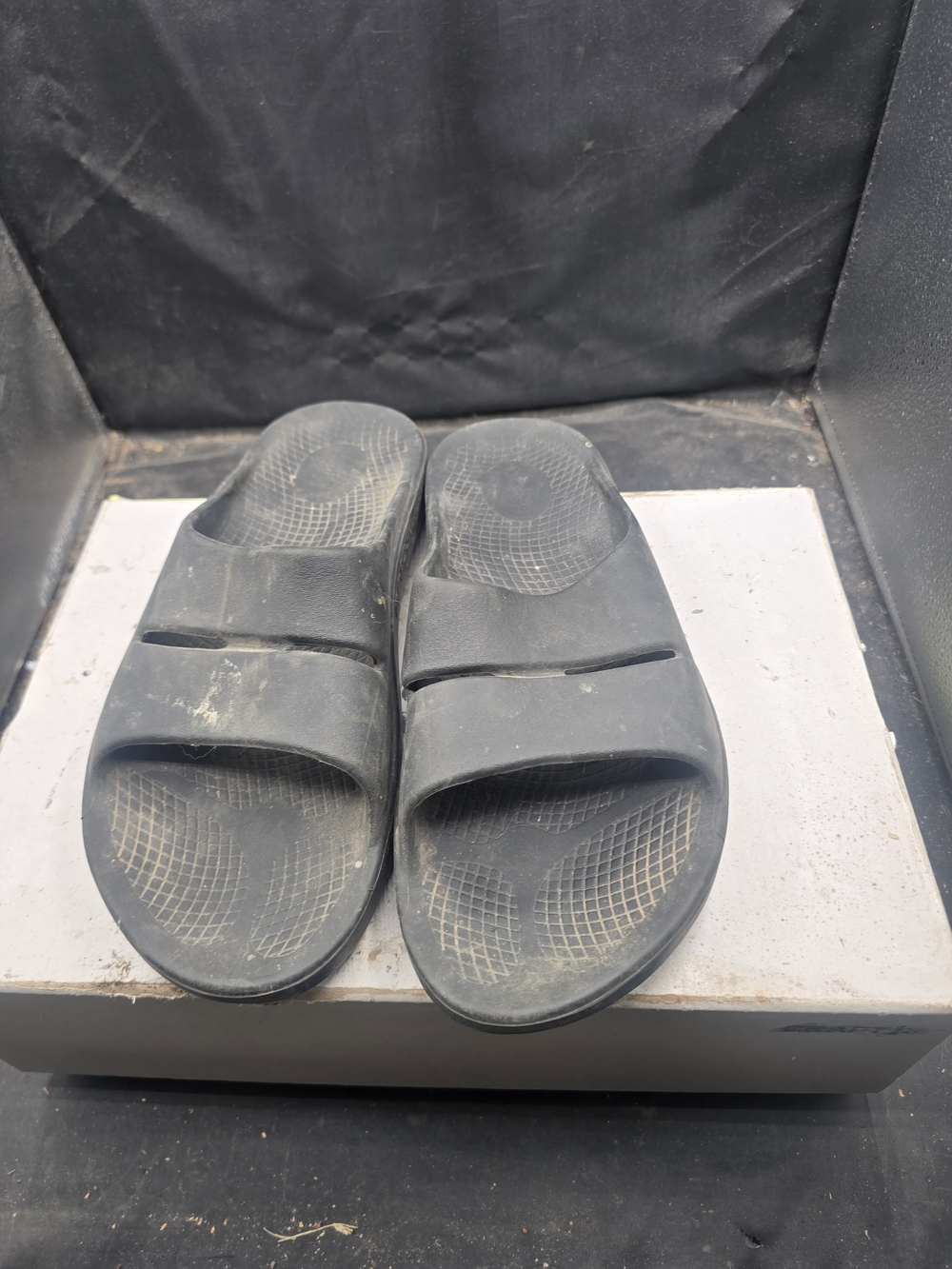 OOFOS Black Men's Slide Sandals with Dual-Strap Design
